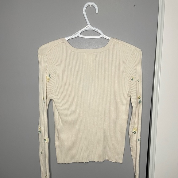 Cream Flower Embroidered Top - Picture 3 of 4